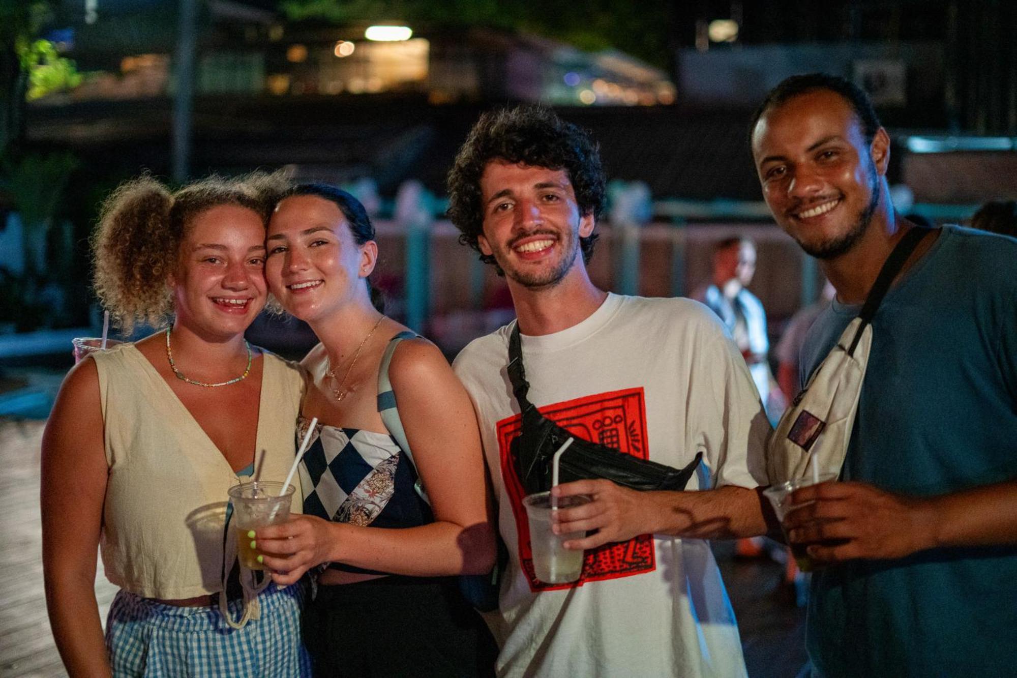 Base Ao Nang Beachfront Hostel Exterior photo